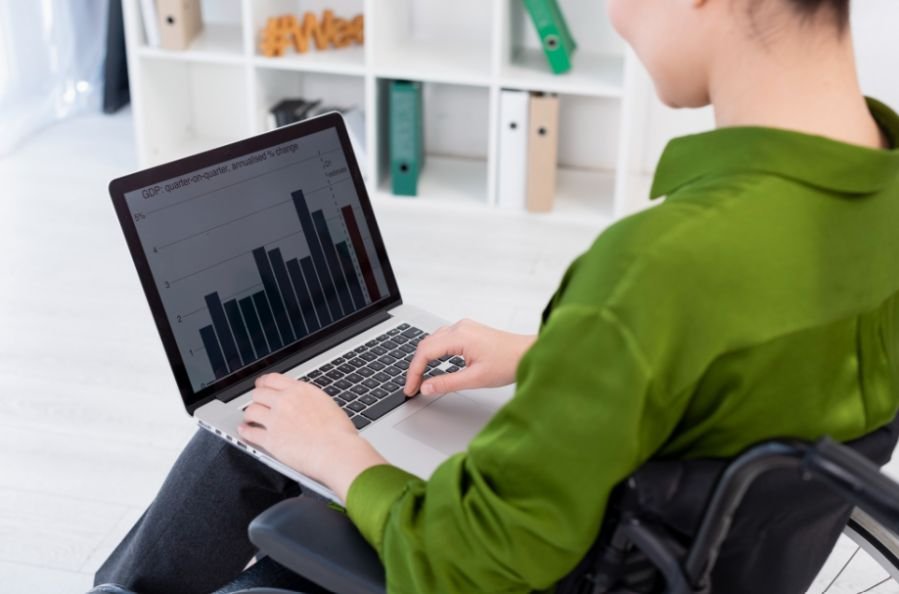 Use Time Tracking Without Micromanaging